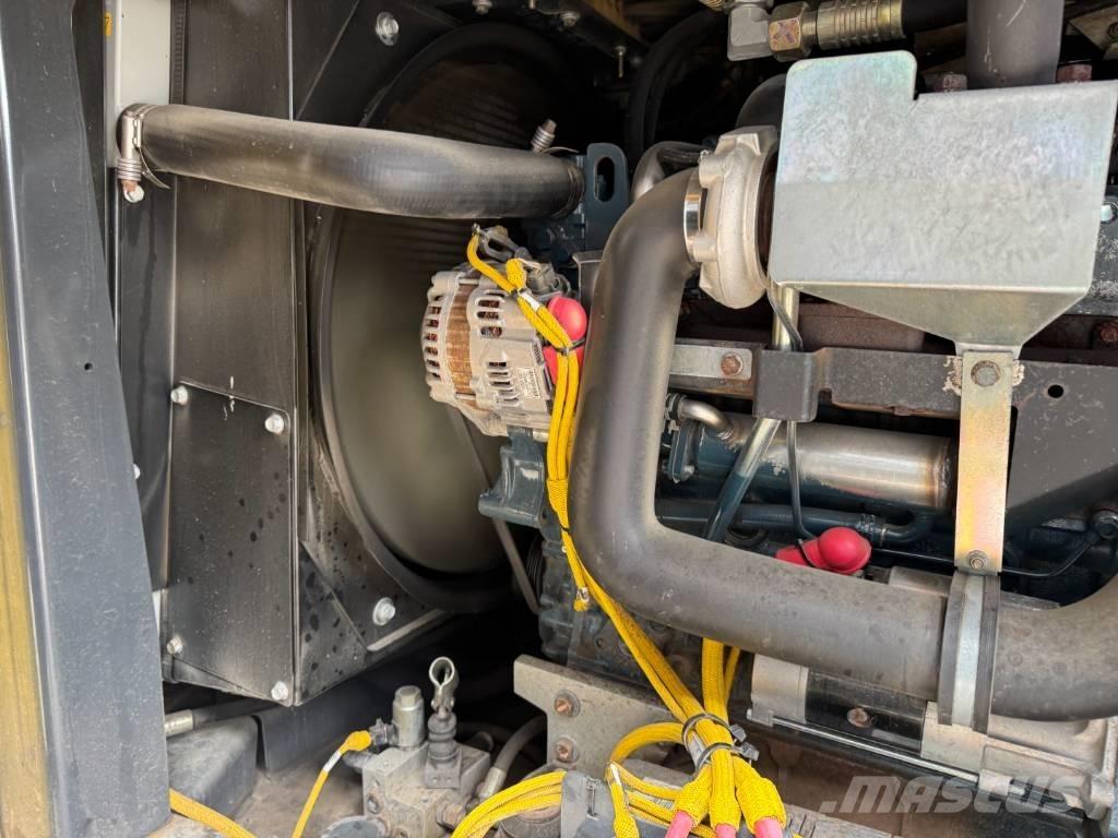 Bomag BW 174 AP-4V مداحل ثنائية الاسطوانة