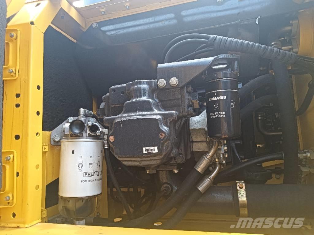 Komatsu PC 240 حفارات زحافة