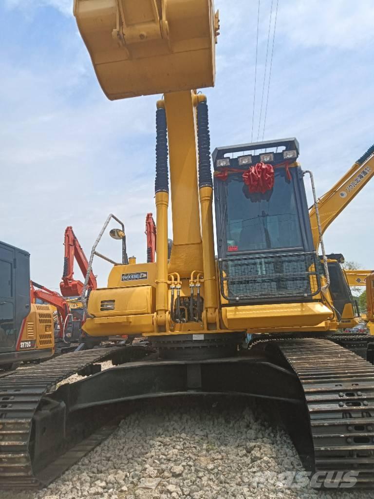 Komatsu PC 240 حفارات زحافة