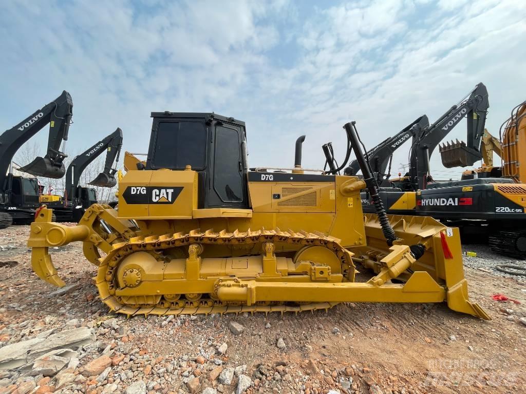 CAT D 7 G حفارات زحافة
