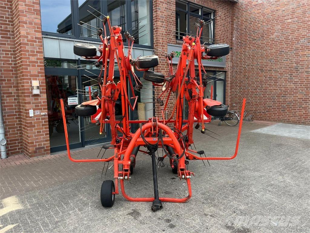 Kuhn GF8702 defekt مكابس وميبسات التبن