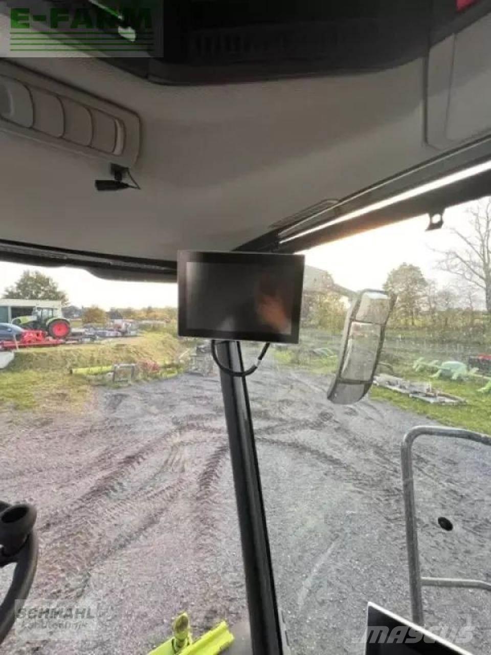 CLAAS trion 730tt حصادات