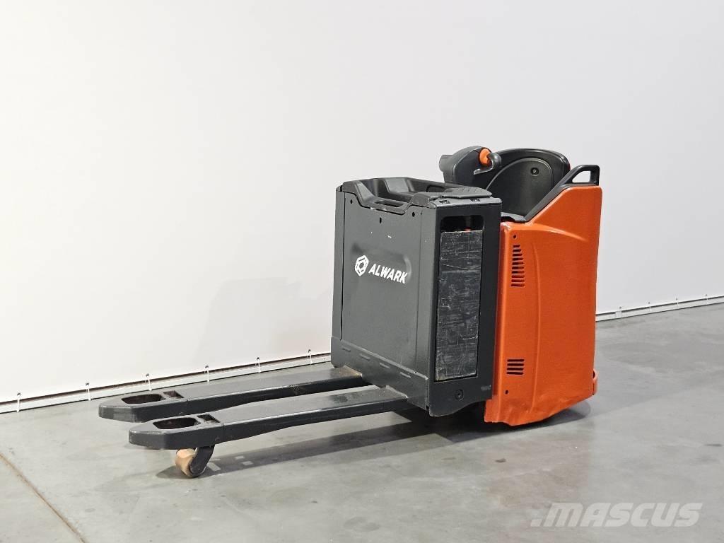 Linde T20SP رافعة منخفضة المستوى ذات منصة