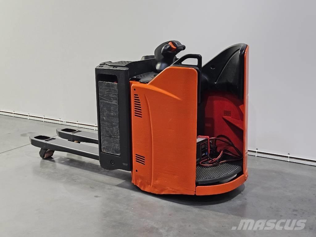 Linde T20SP رافعة منخفضة المستوى ذات منصة