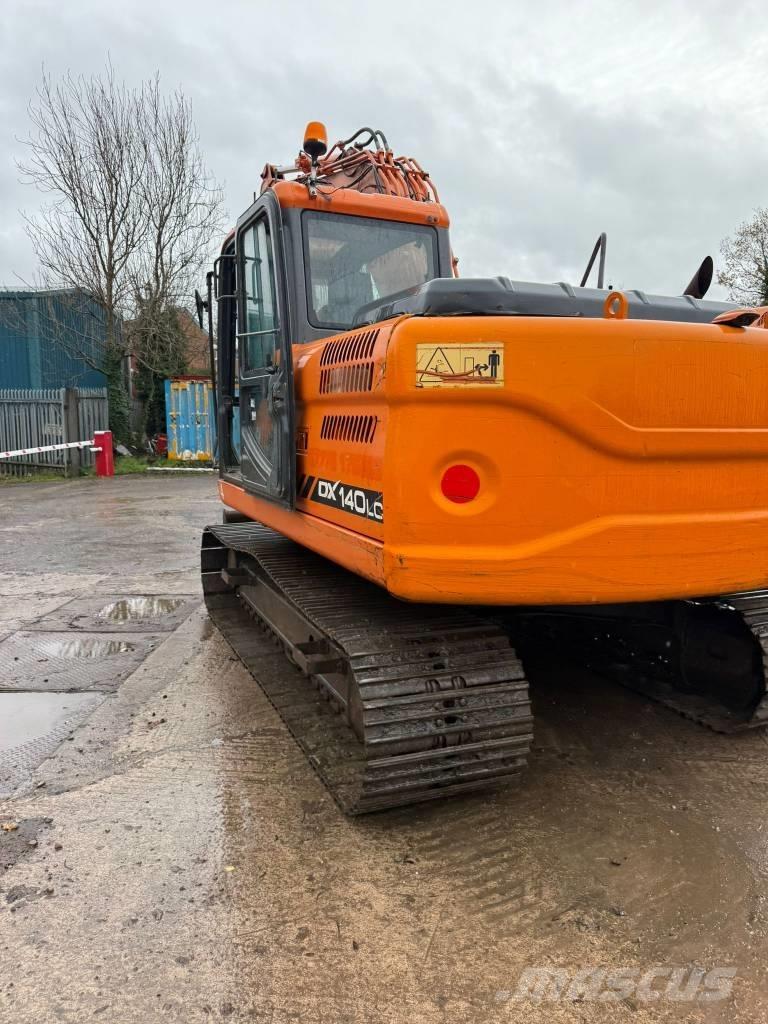 Doosan DX 140 حفارات زحافة