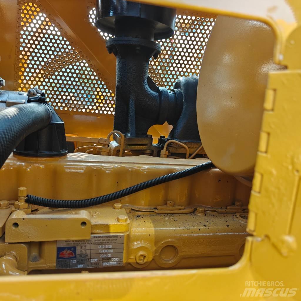 CAT D 7 G معدات تمهيد الطرق