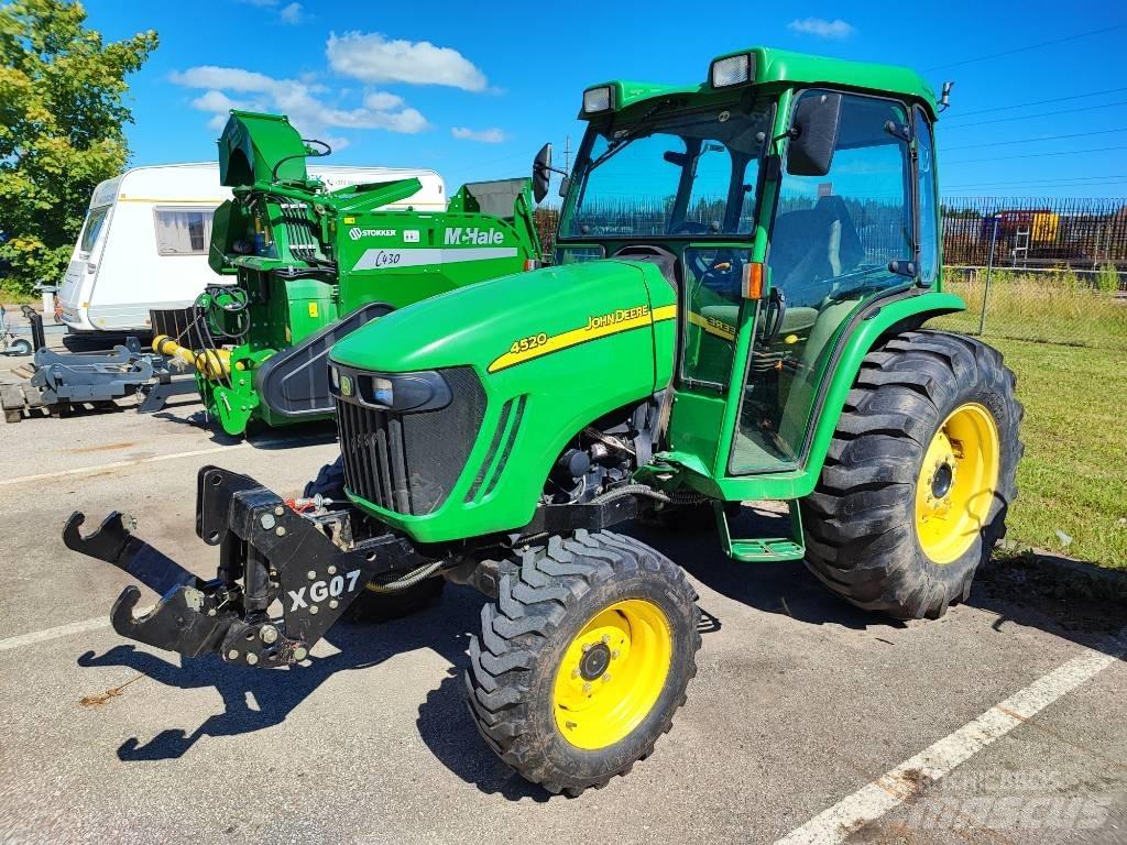 John Deere 4520 جرارات مدمجة