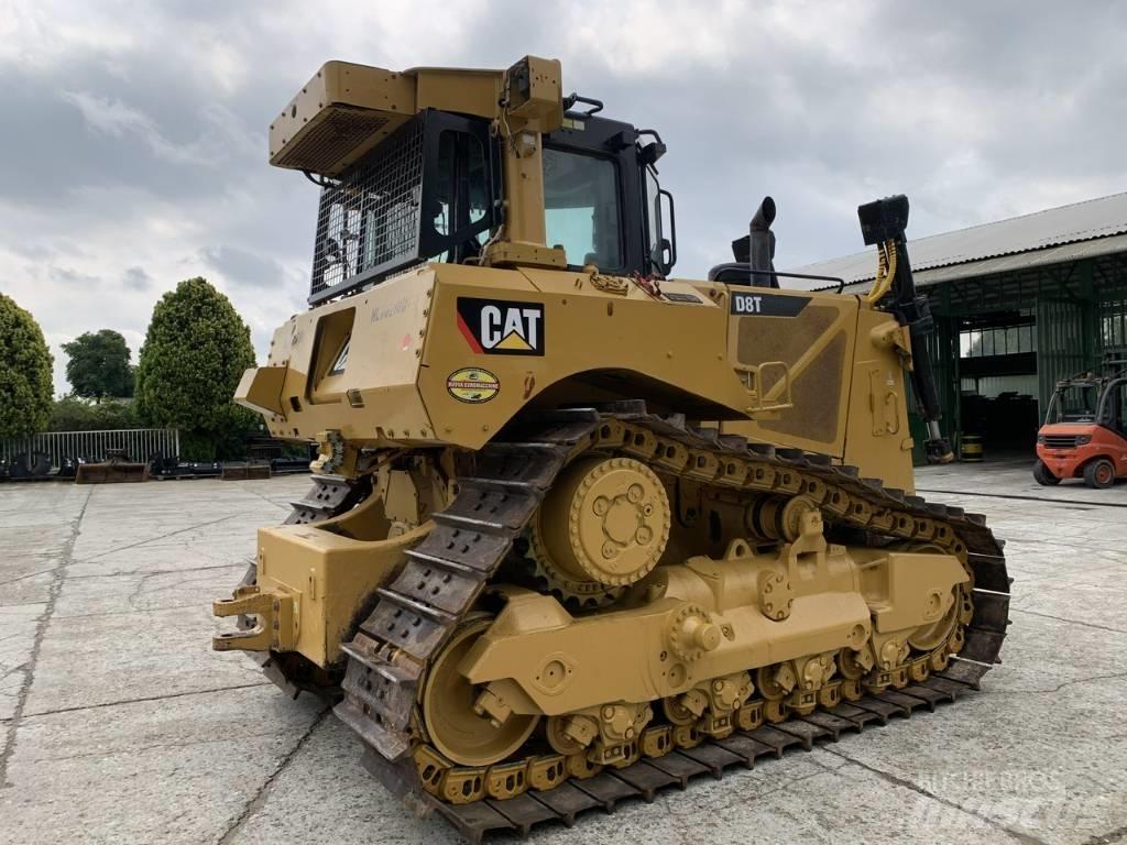 CAT D 8 T بلدوزرات مجنزرة