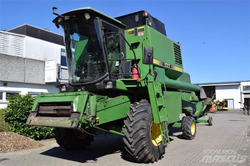 John Deere 1177 حصادات