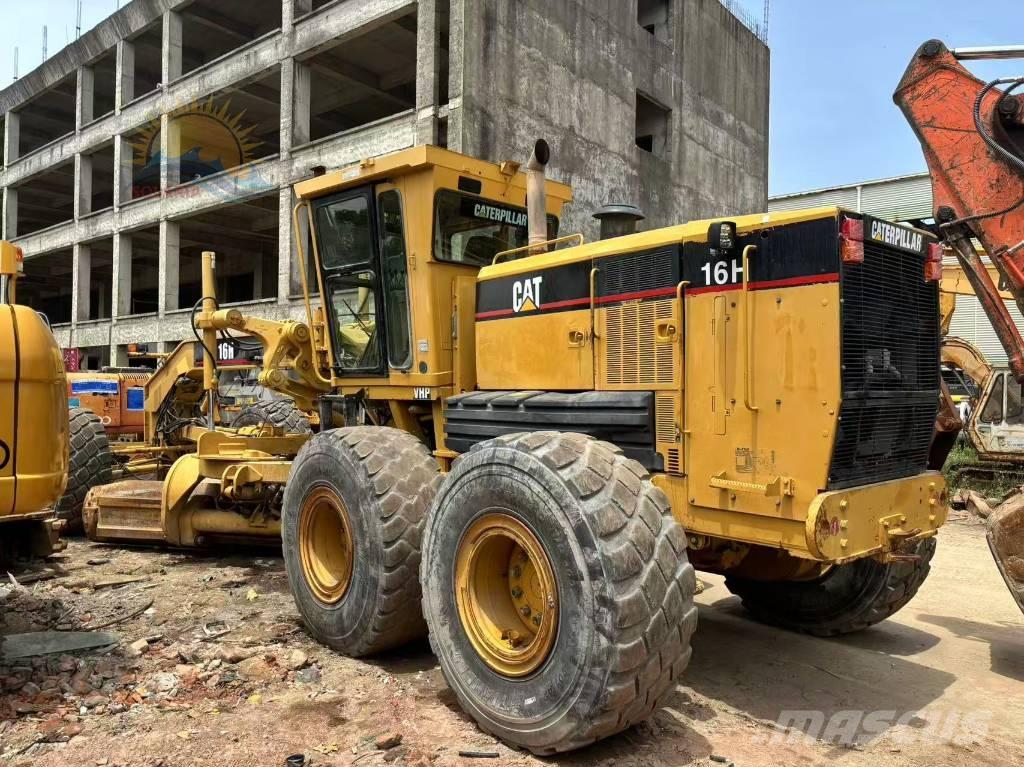 CAT 16 H معدات تمهيد الطرق