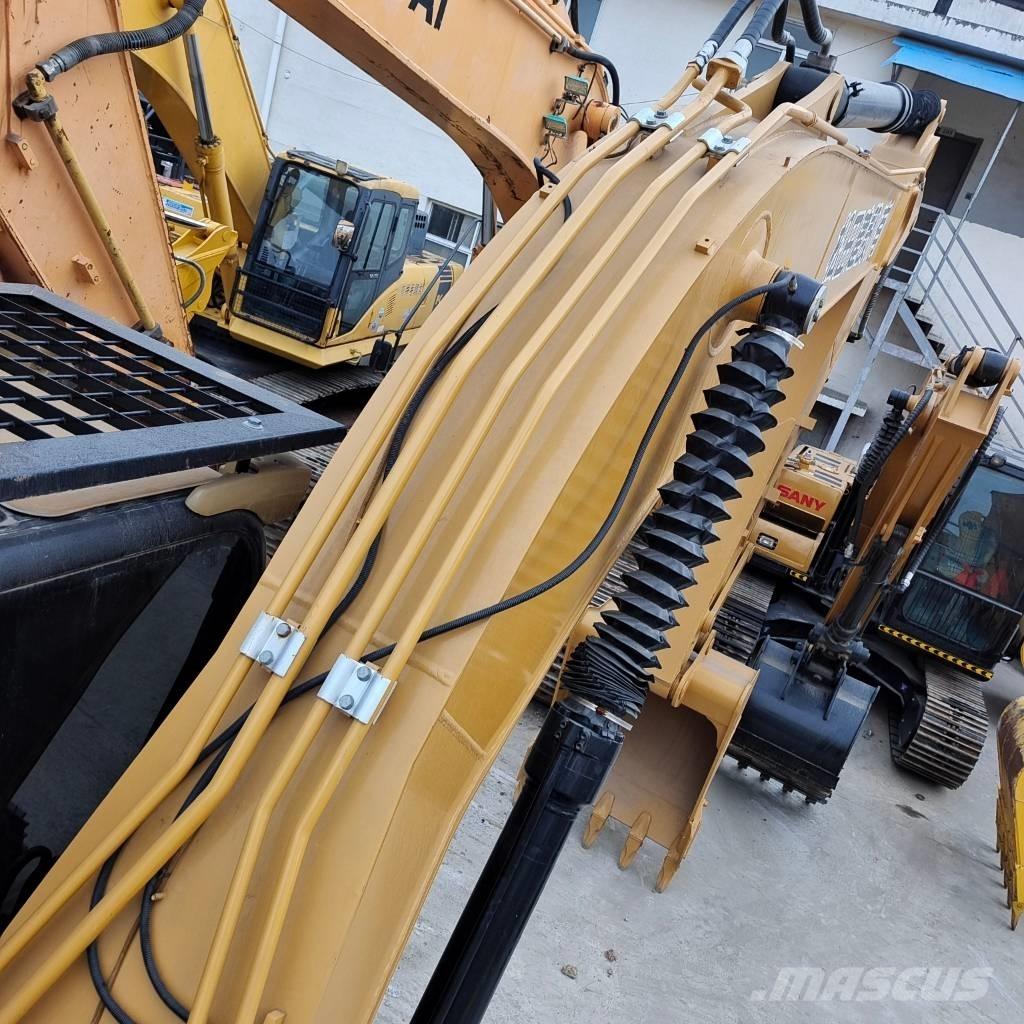 CAT 320 D L حفارات زحافة