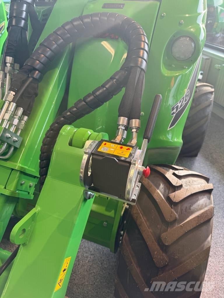 Avant 528 لوادر انزلاقية التوجيه