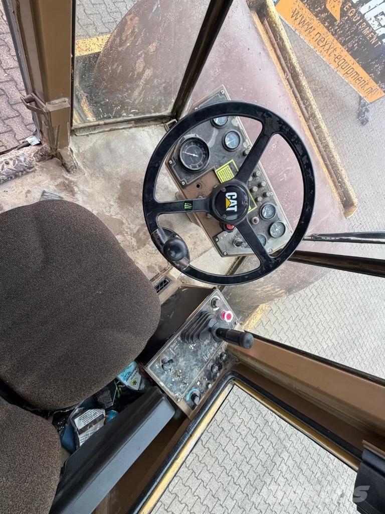 CAT CS 563 AW مداحل أحادية الأسطوانة