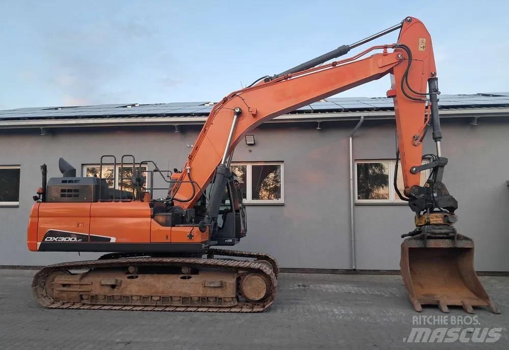 Doosan DX 300 LC-5 حفارات زحافة
