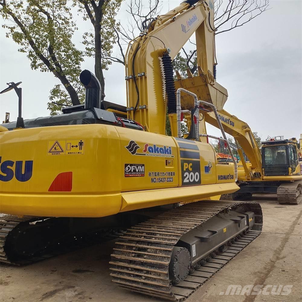 Komatsu PC 200 حفارات زحافة