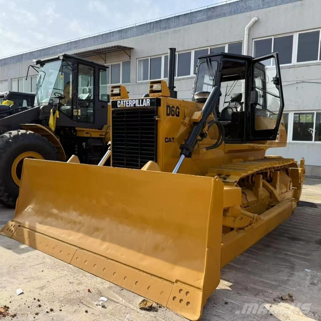 CAT D6G بلدوزرات مجنزرة