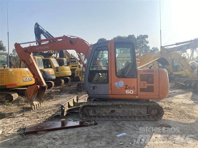 Hitachi ZX 60 حفارات زحافة
