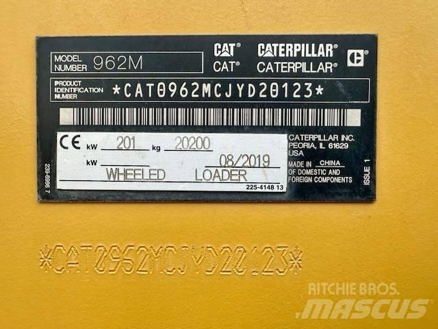 CAT 962M لوادر بعجل