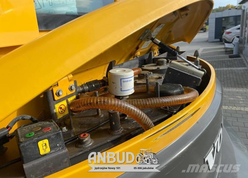 Volvo ECR 88 D حفارات زحافة