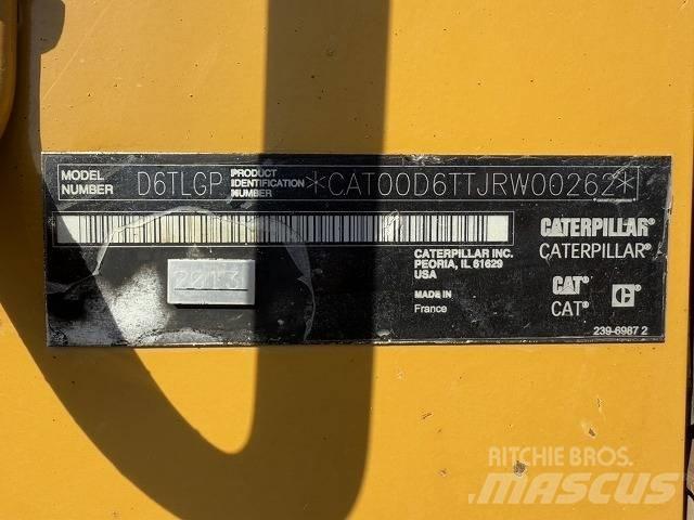 CAT D 6 T LGP بلدوزرات مجنزرة