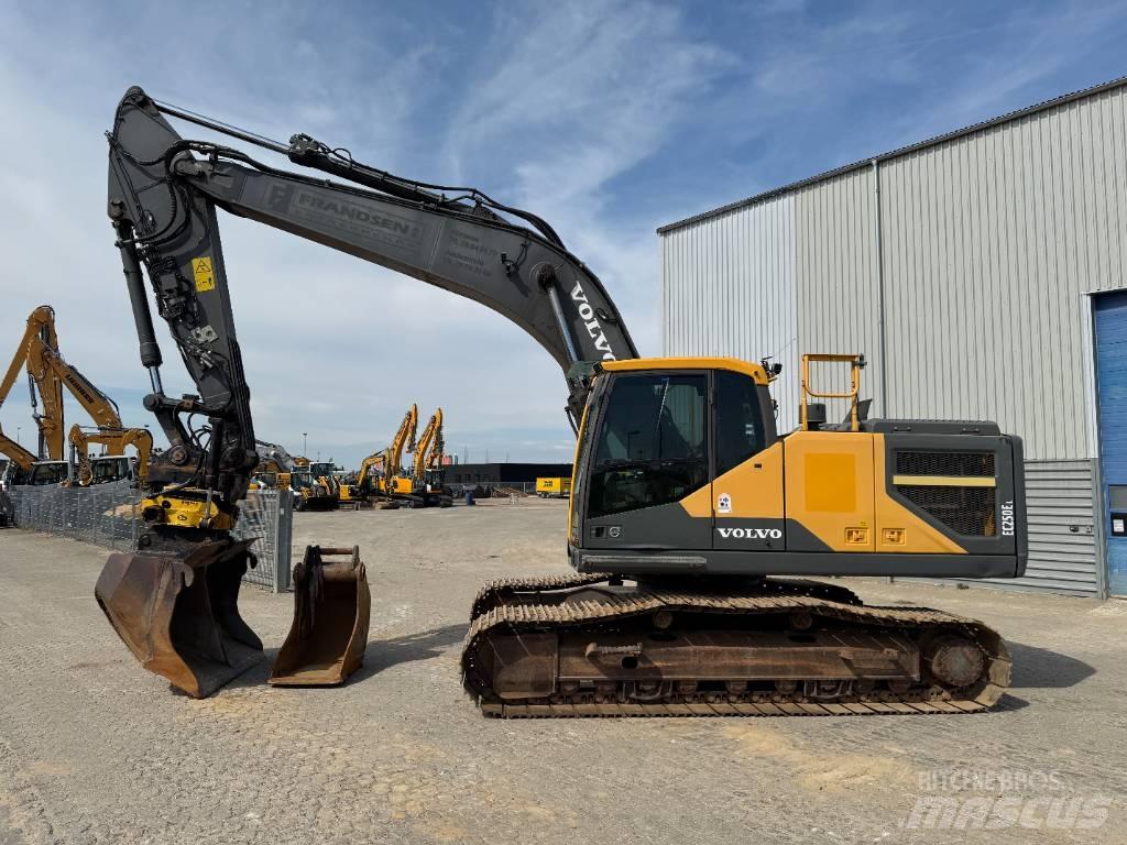 Volvo EC 250 EL حفارات زحافة