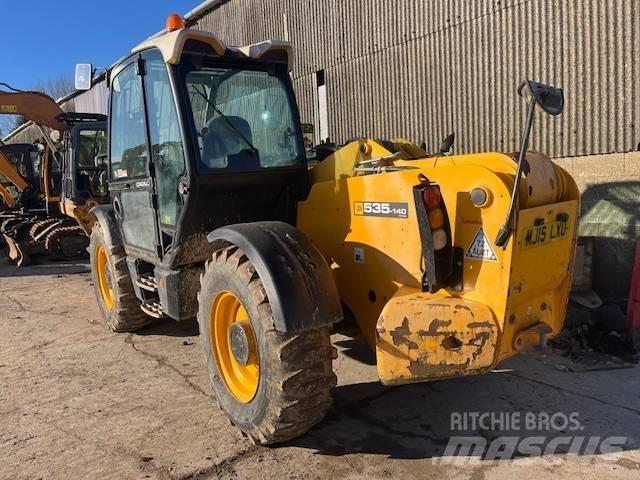 JCB 540-140 مناولات متداخلة