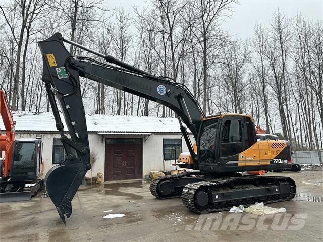 Hyundai R220LC-9S حفارات زحافة