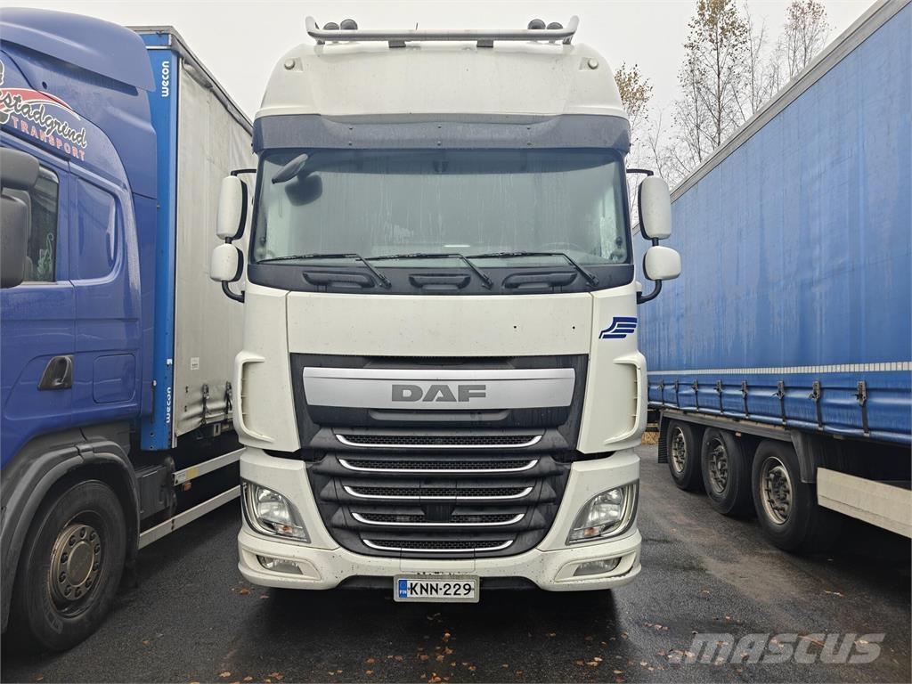 DAF XF 460 FAK شاحنات بمقصورة وهيكل