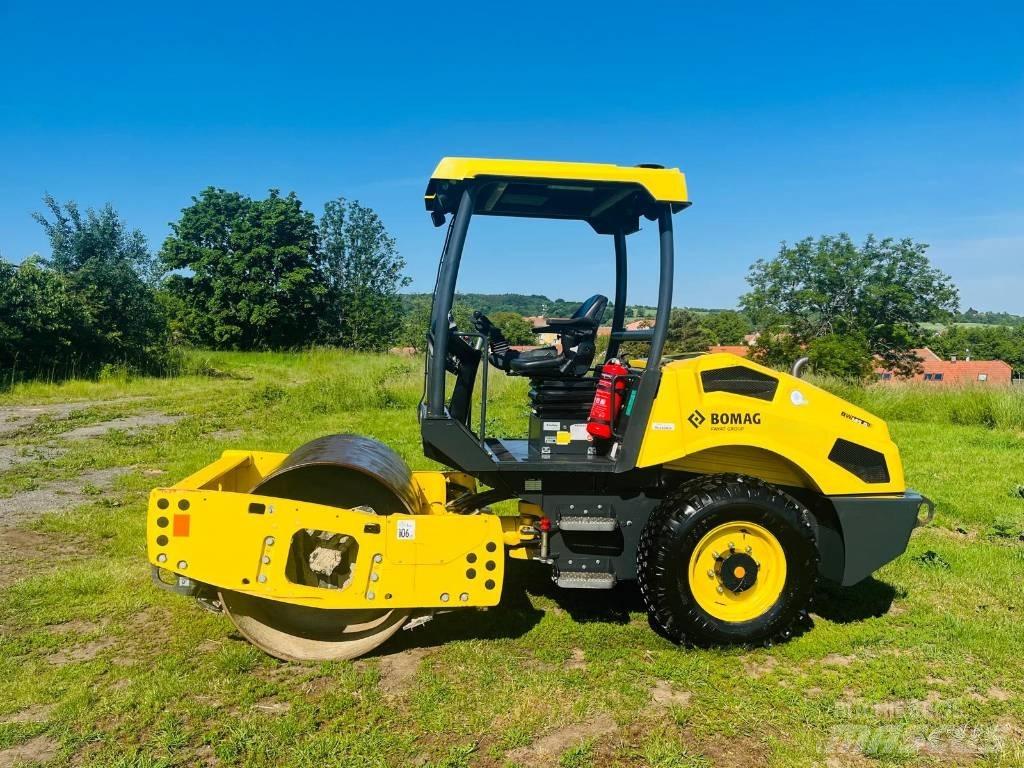 Bomag BW145DH3 مداحل أحادية الأسطوانة