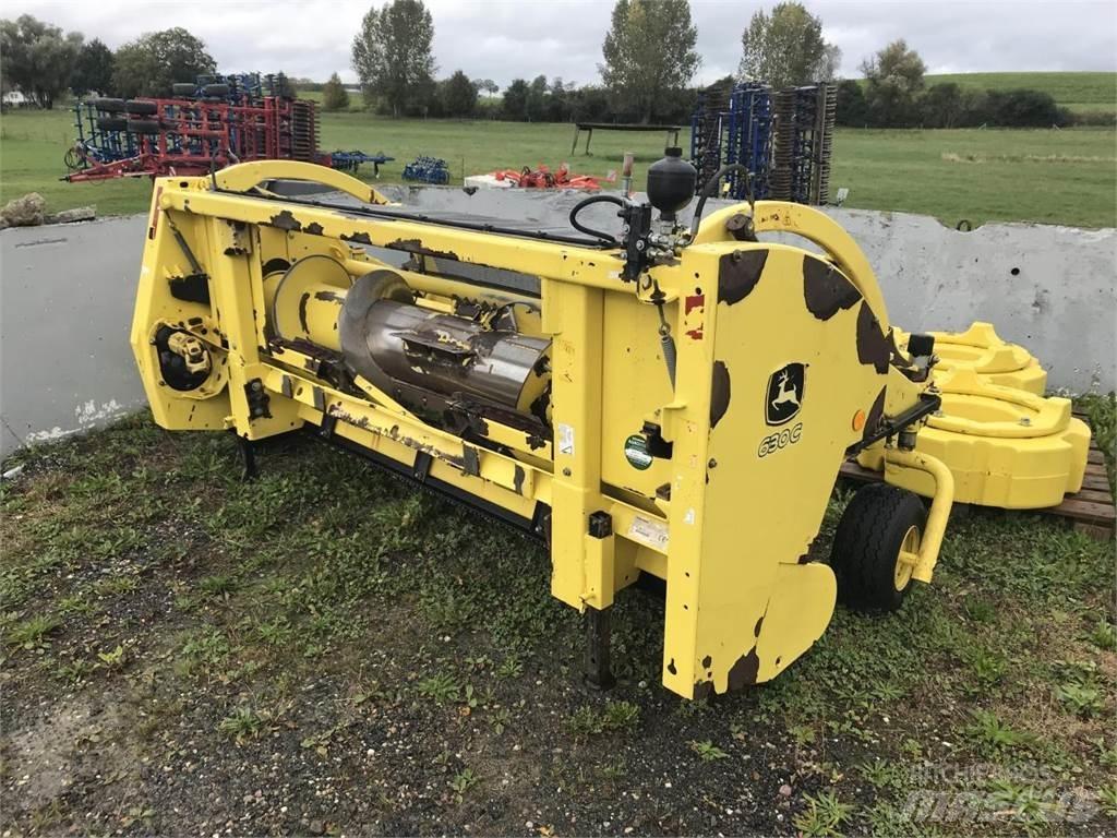 John Deere 7350 علافات ذاتية الدفع