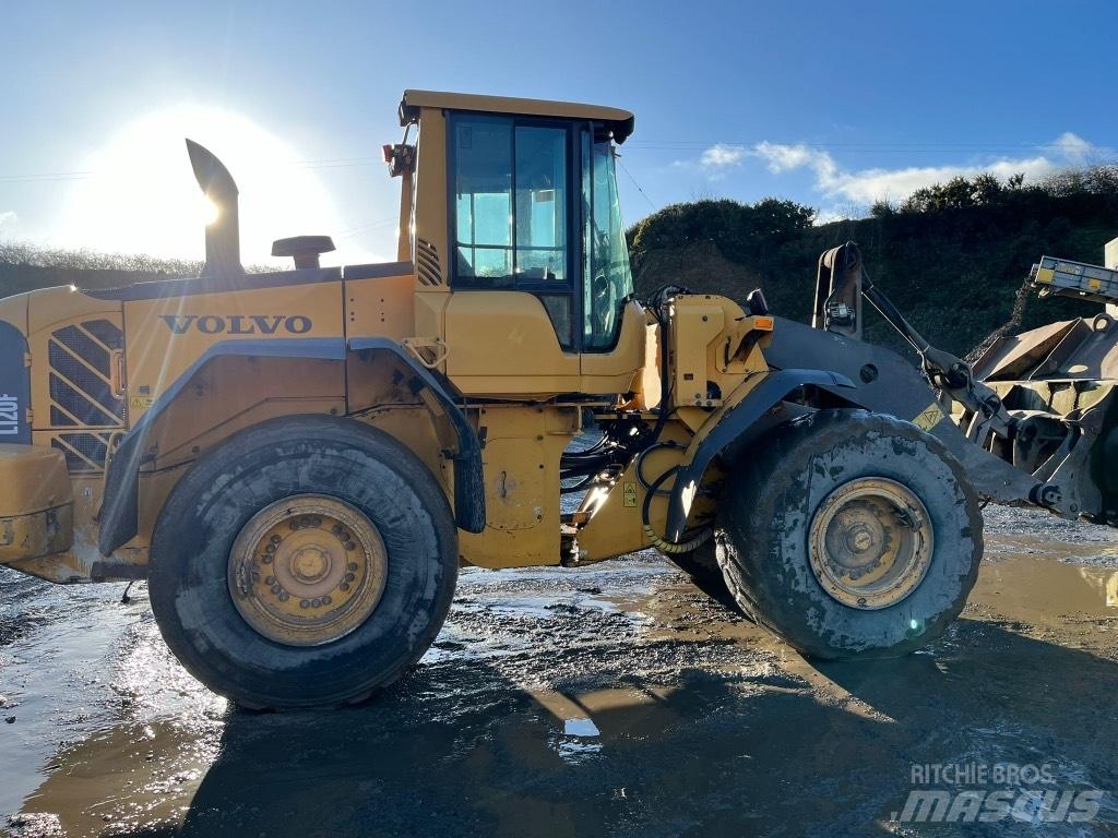 Volvo L 120 F لوادر بعجل