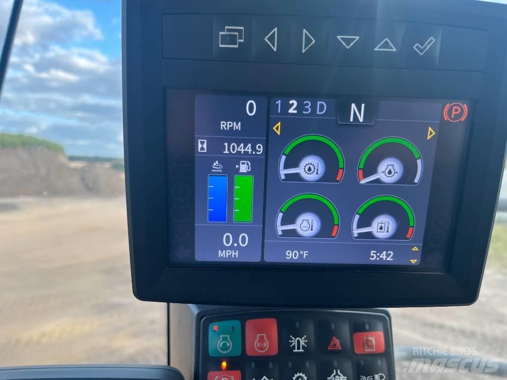 DEERE 724P لوادر بعجل