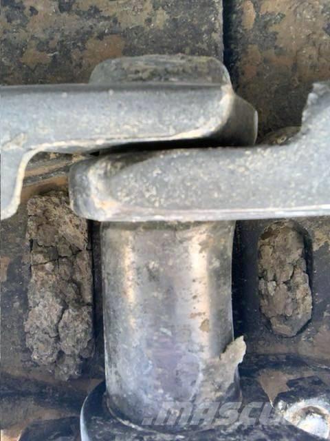 CAT 320 EL حفارات زحافة