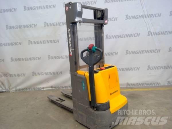 Jungheinrich EJC 112 معدات التكديس الجوالة