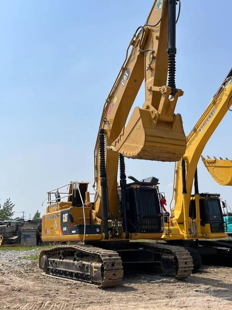 CAT 349 D حفارات زحافة