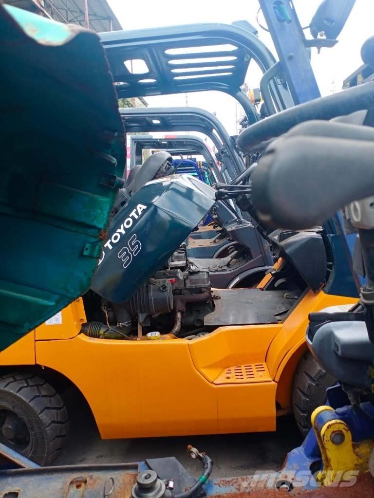 Toyota FD 35 شاحنات الديزل