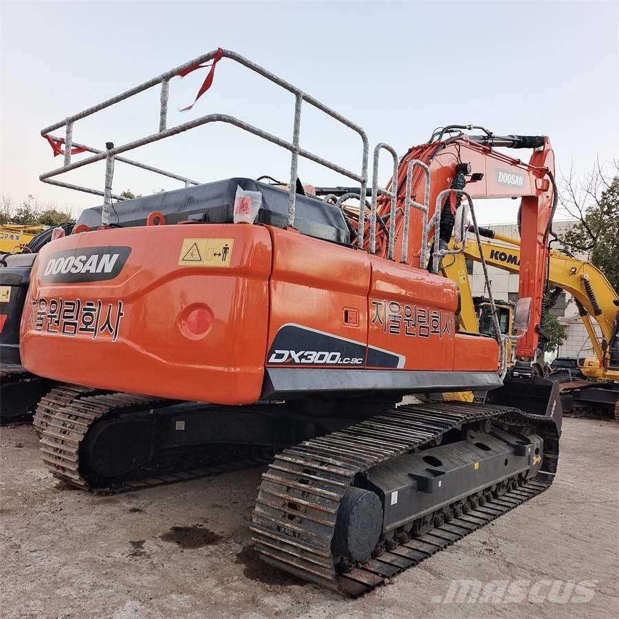 Doosan DX 300 LC حفارات طويلة الذراع