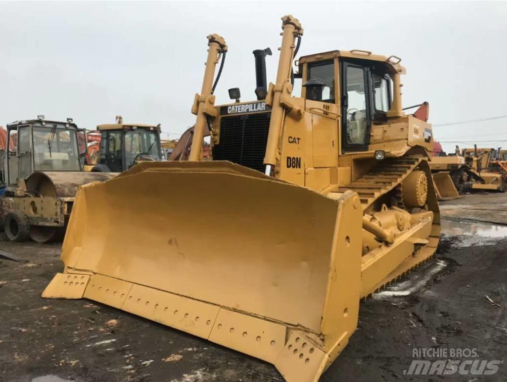CAT D 8 N بلدوزرات مجنزرة