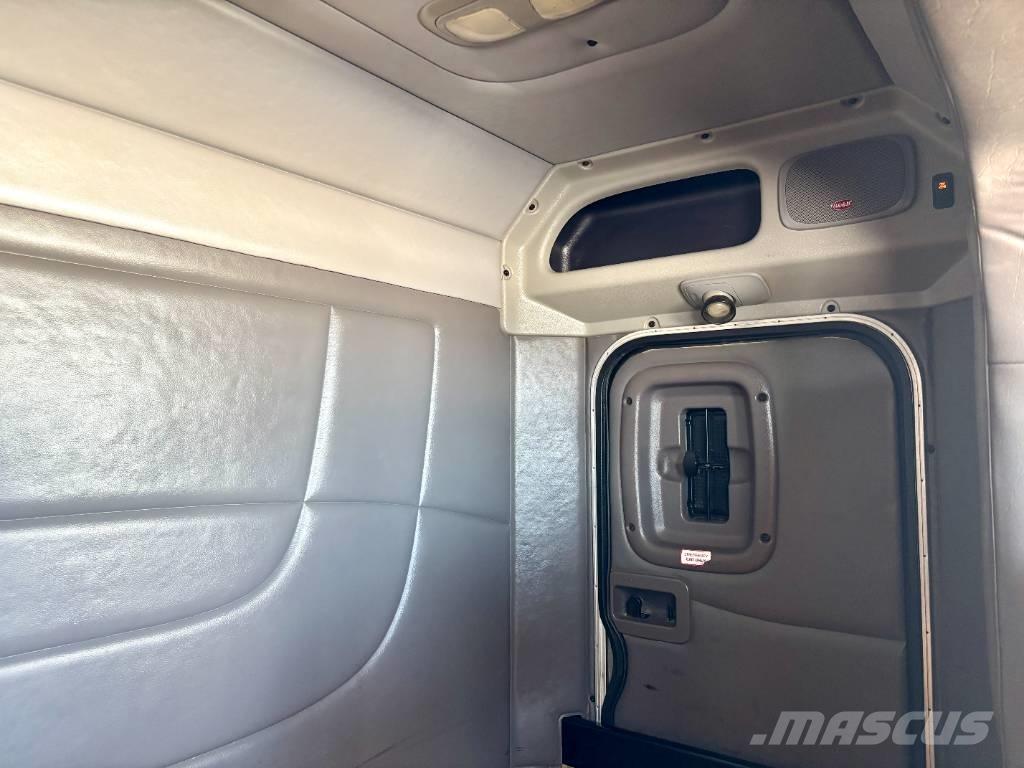 Peterbilt 367 وحدات الجر