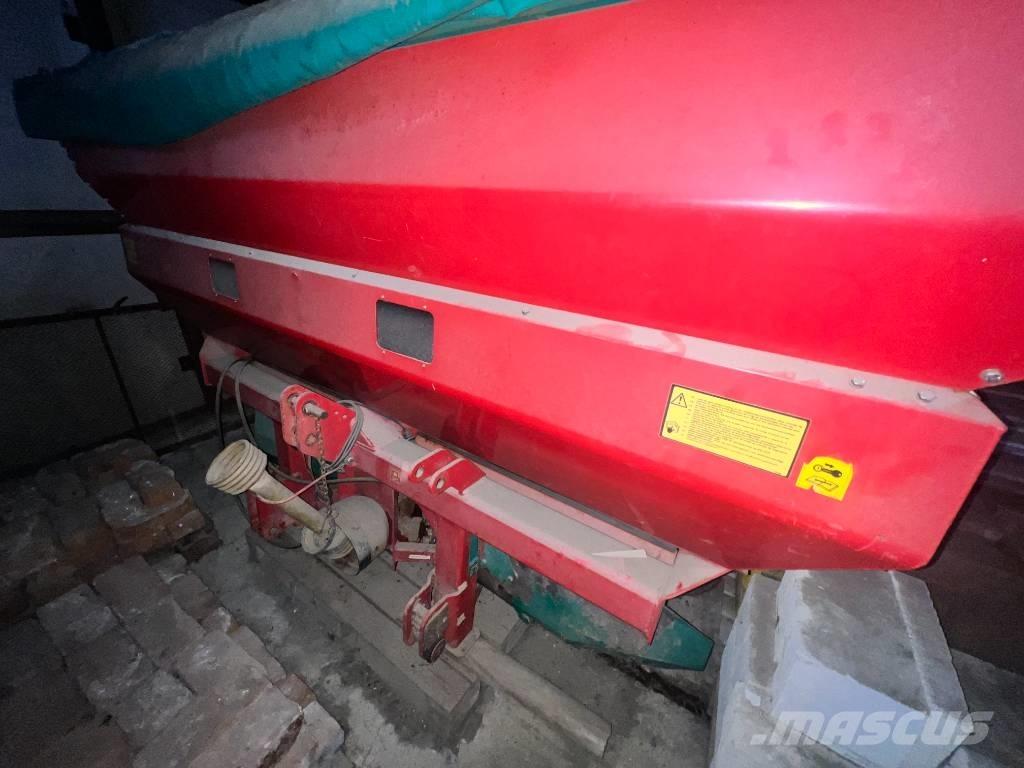 Kverneland DS-XL معدات فرد المواد المعدنية