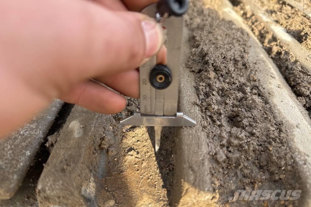 Volvo ECR235EL حفارات زحافة