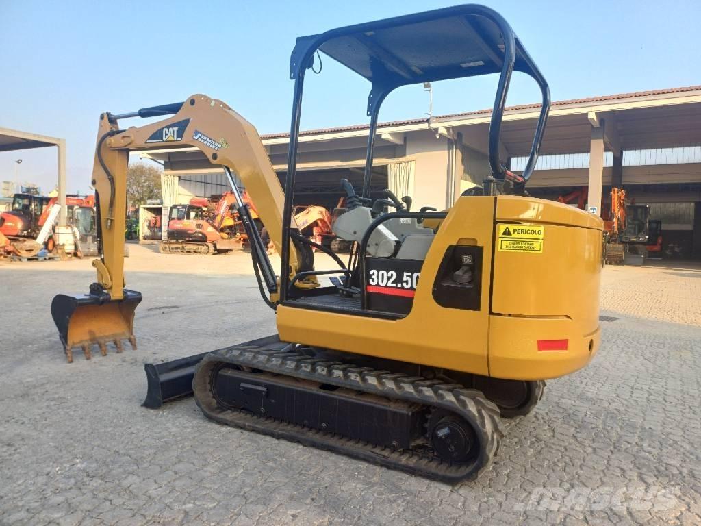 CAT 302.5 حفارات صغيرة أقل من 7 طن (حفارات صغيرة)