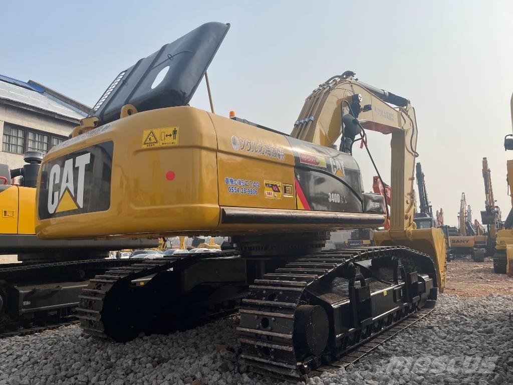 CAT 340 D L حفارات زحافة