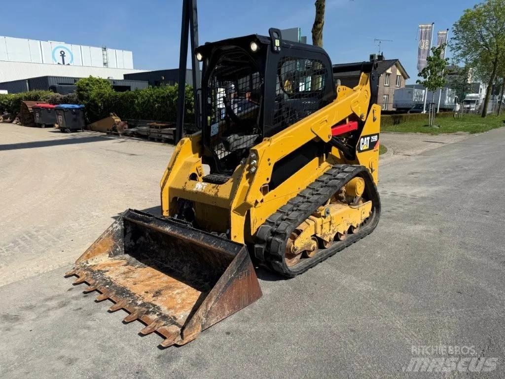 CAT 259D لوادر انزلاقية التوجيه