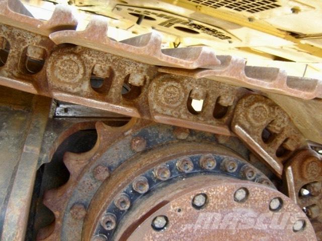 CAT 320 حفارات زحافة