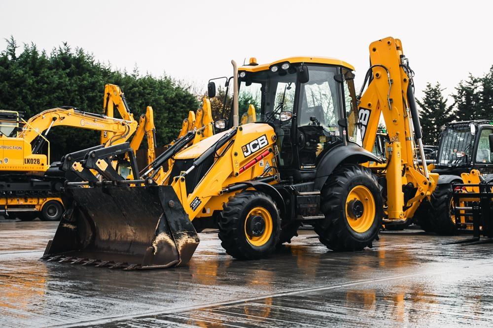 JCB 3CX لوادر ذات جرافات عكسية