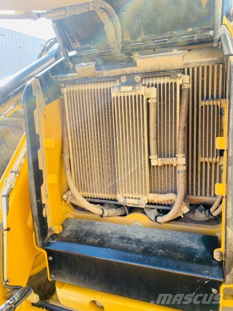 CAT 444  4x4 لوادر ذات جرافات عكسية