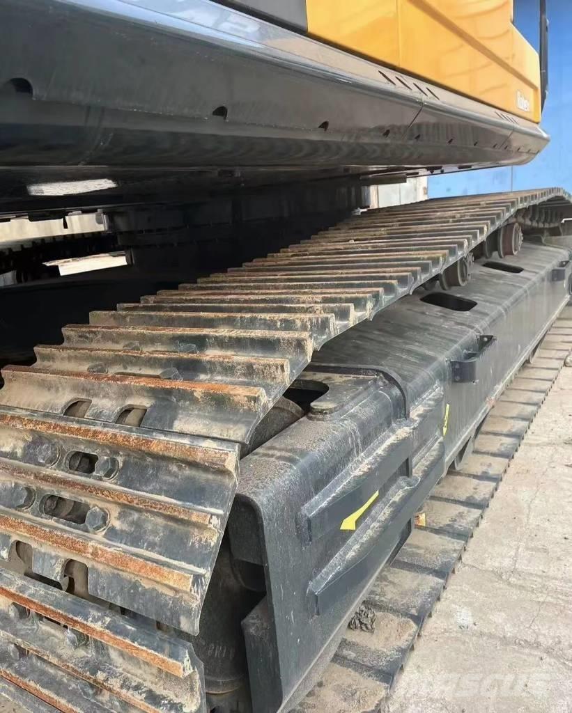 Hyundai 305LC حفارات زحافة