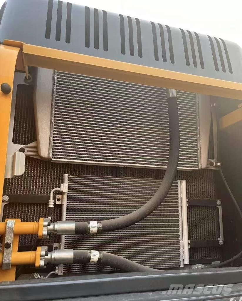 Hyundai 305LC حفارات زحافة