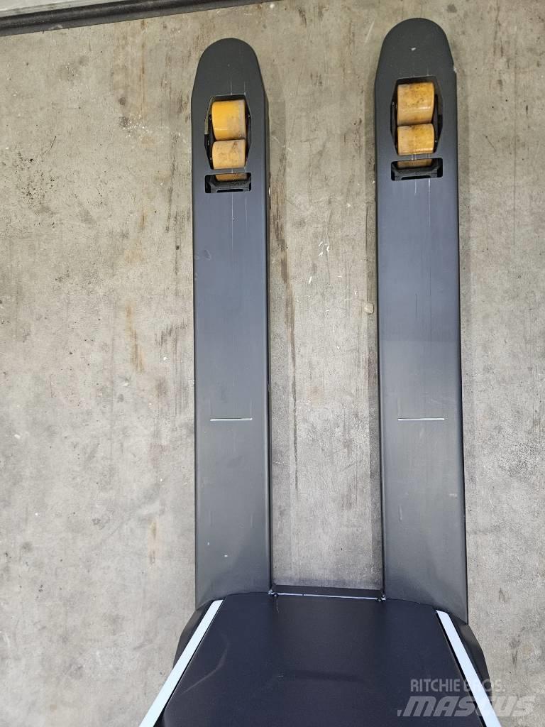 Bobcat LPM 15 N معدات الرفع منخفض المستوى